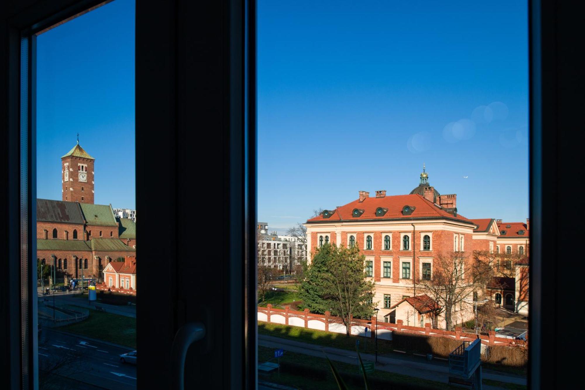 Discover Krakow Apartments - Lubomirskiego St - Classic & Modern - Near Main Station, Netflix And Ac Luaran gambar