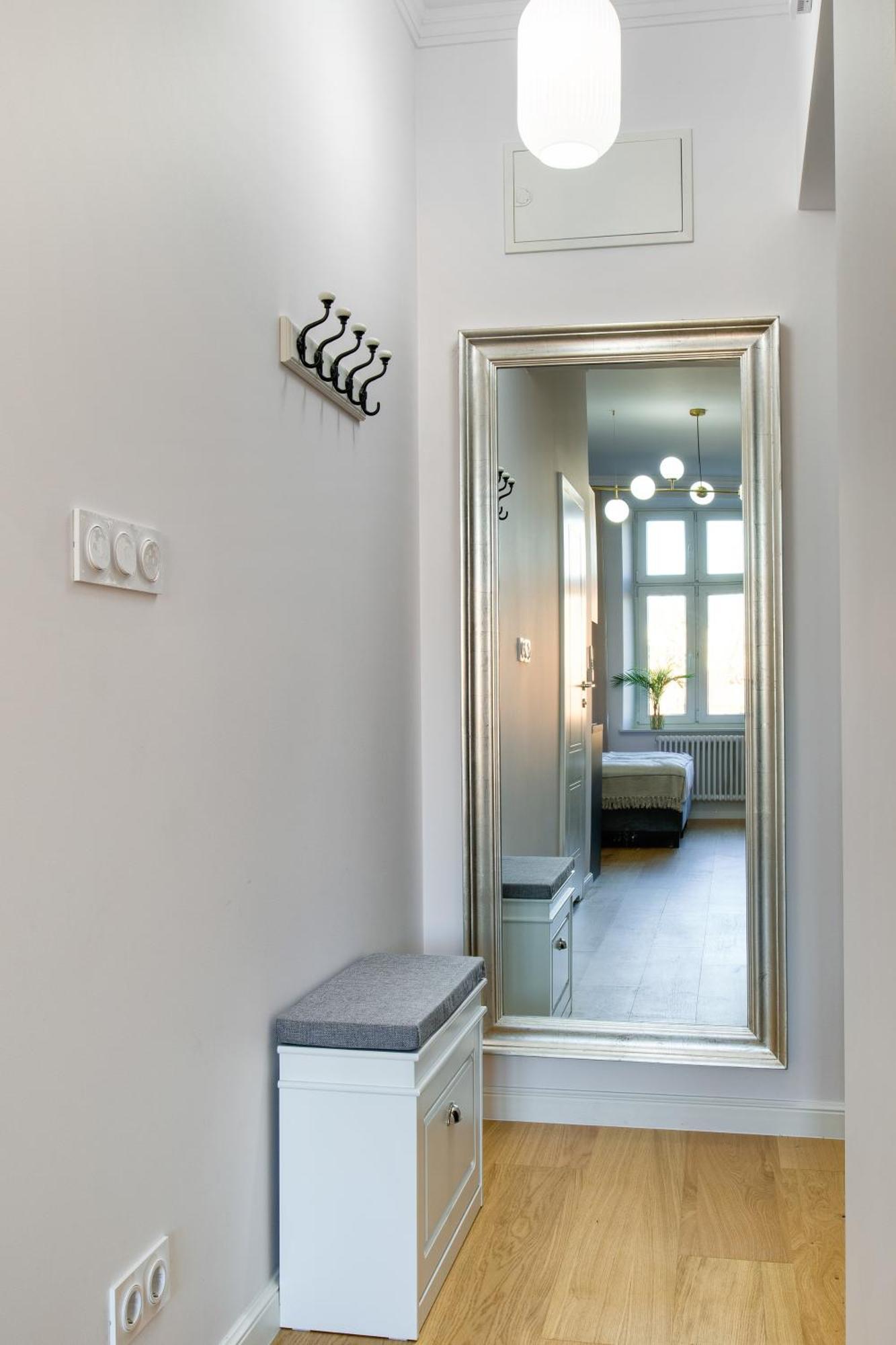 Discover Krakow Apartments - Lubomirskiego St - Classic & Modern - Near Main Station, Netflix And Ac Luaran gambar