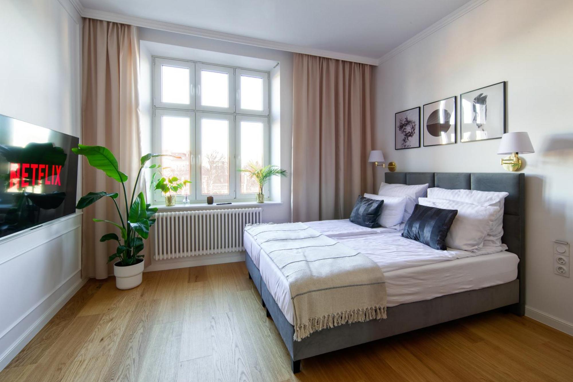 Discover Krakow Apartments - Lubomirskiego St - Classic & Modern - Near Main Station, Netflix And Ac Luaran gambar