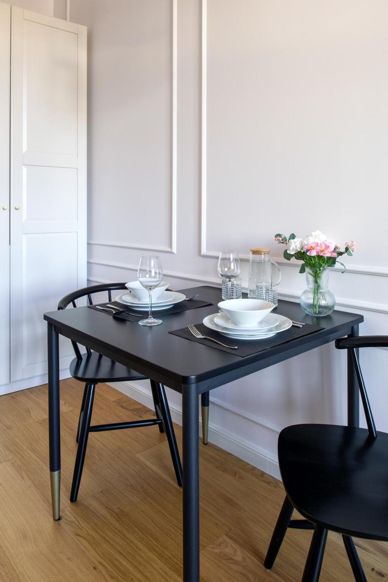Discover Krakow Apartments - Lubomirskiego St - Classic & Modern - Near Main Station, Netflix And Ac Luaran gambar
