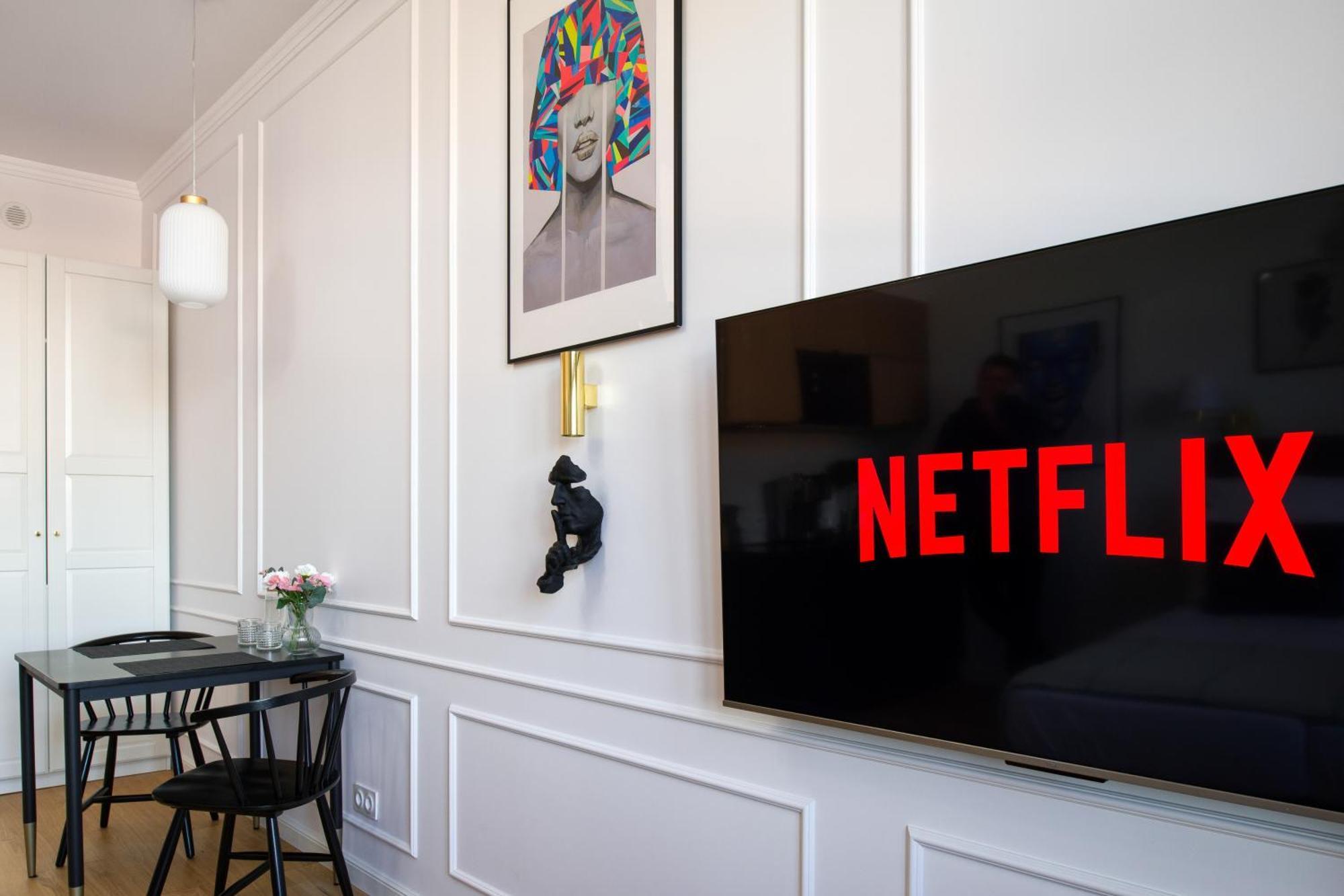 Discover Krakow Apartments - Lubomirskiego St - Classic & Modern - Near Main Station, Netflix And Ac Luaran gambar