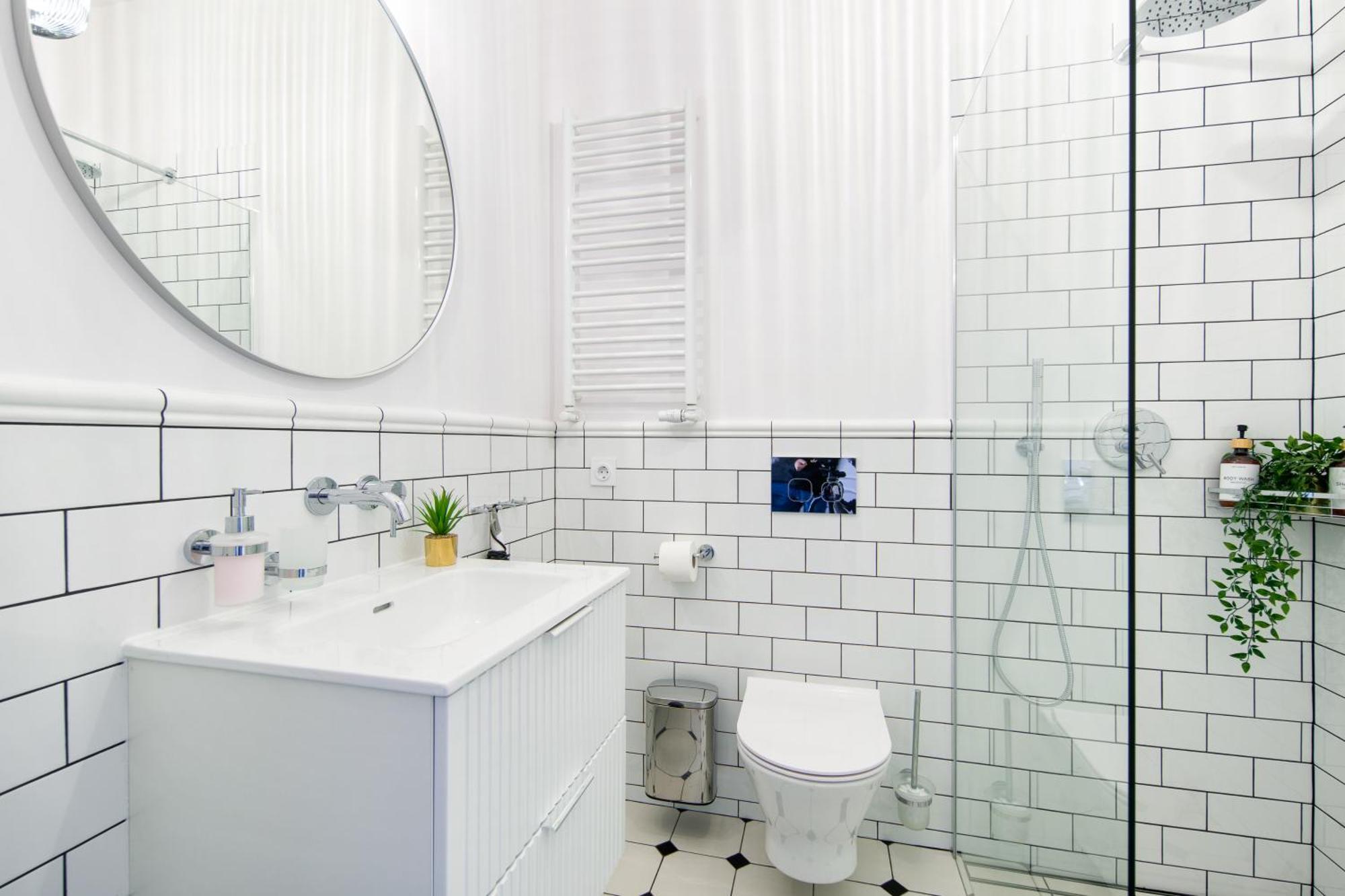 Discover Krakow Apartments - Lubomirskiego St - Classic & Modern - Near Main Station, Netflix And Ac Luaran gambar