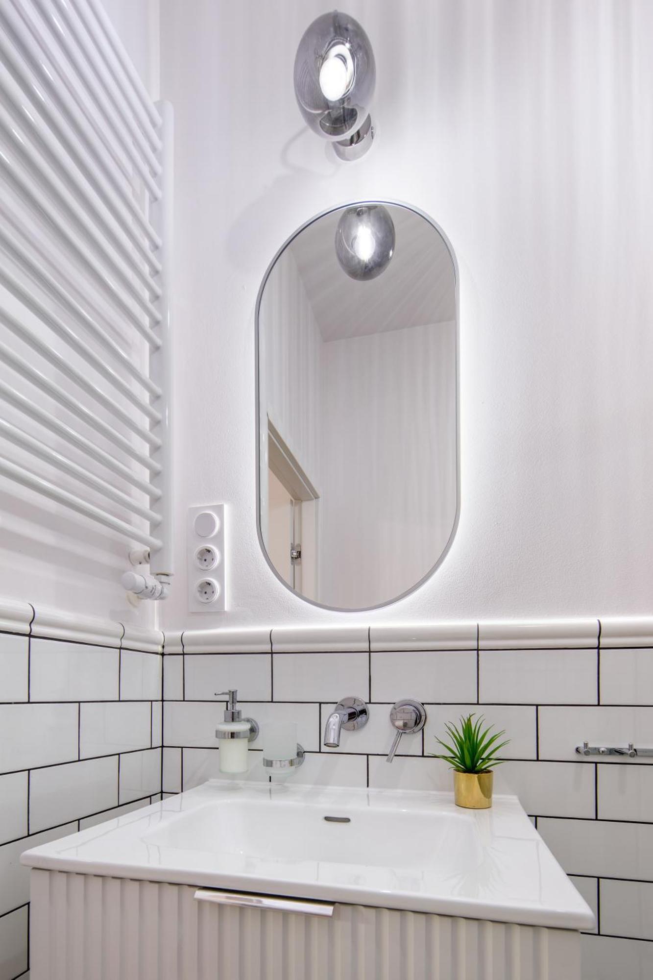 Discover Krakow Apartments - Lubomirskiego St - Classic & Modern - Near Main Station, Netflix And Ac Luaran gambar