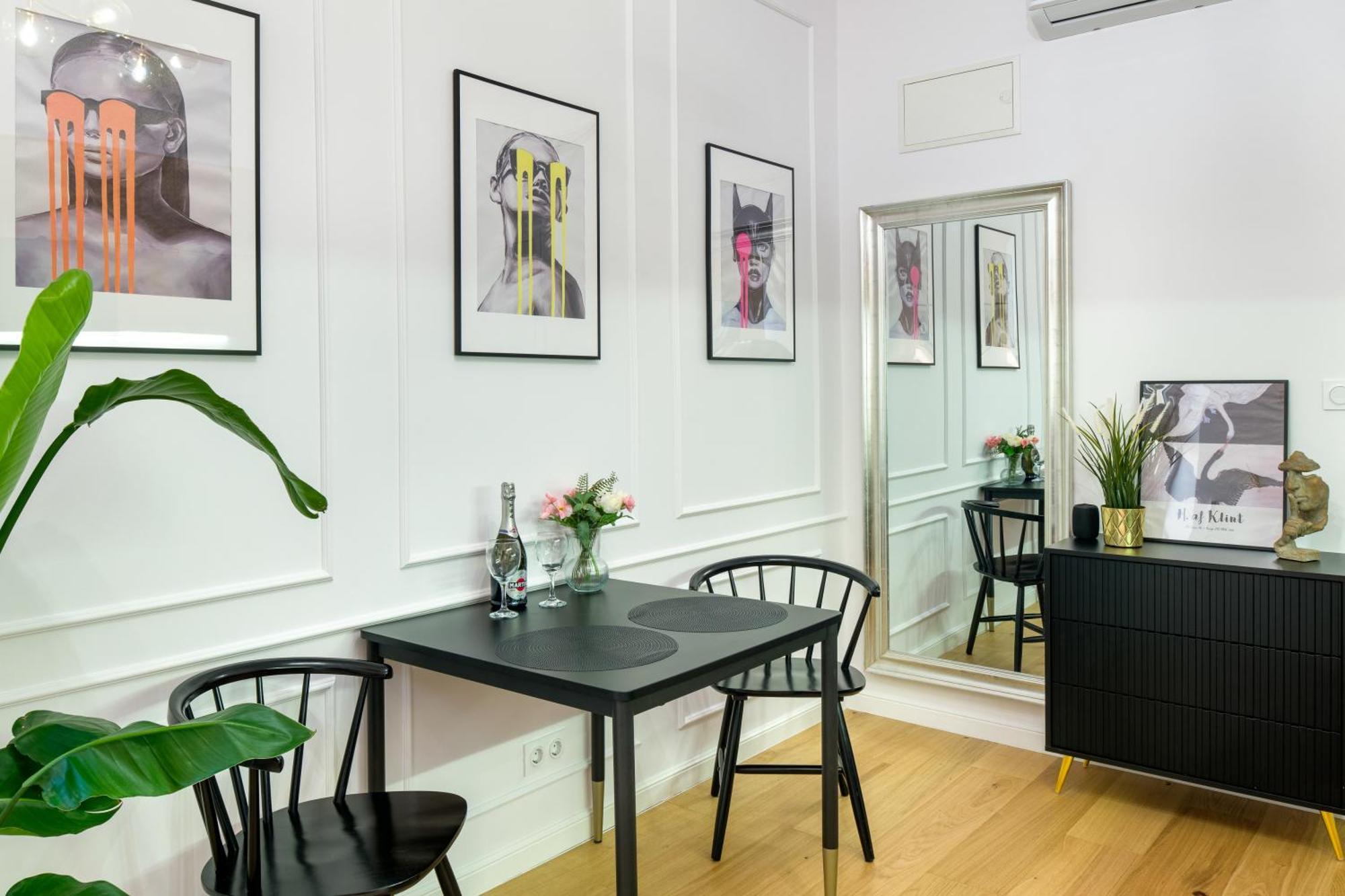 Discover Krakow Apartments - Lubomirskiego St - Classic & Modern - Near Main Station, Netflix And Ac Luaran gambar