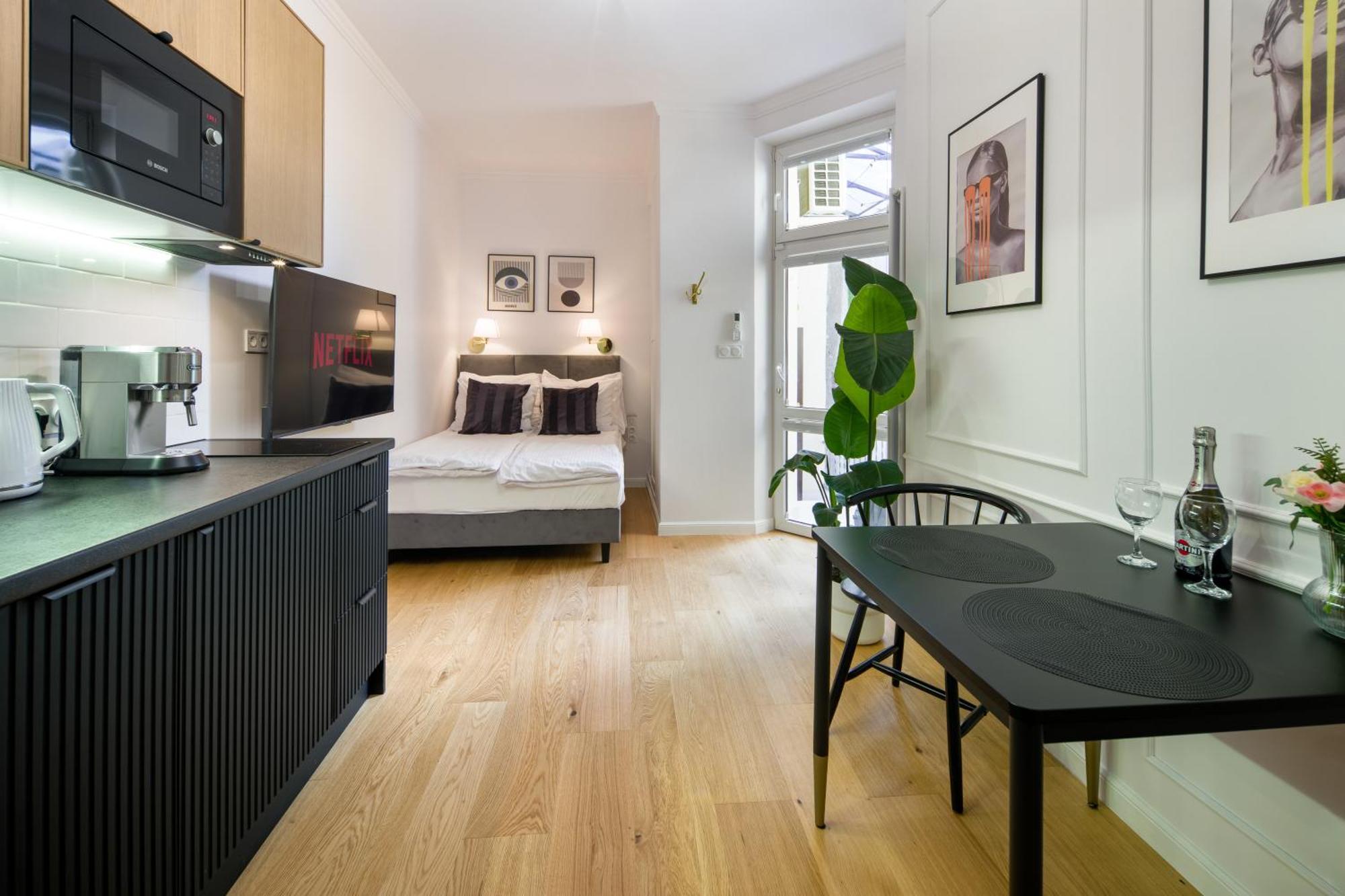 Discover Krakow Apartments - Lubomirskiego St - Classic & Modern - Near Main Station, Netflix And Ac Luaran gambar